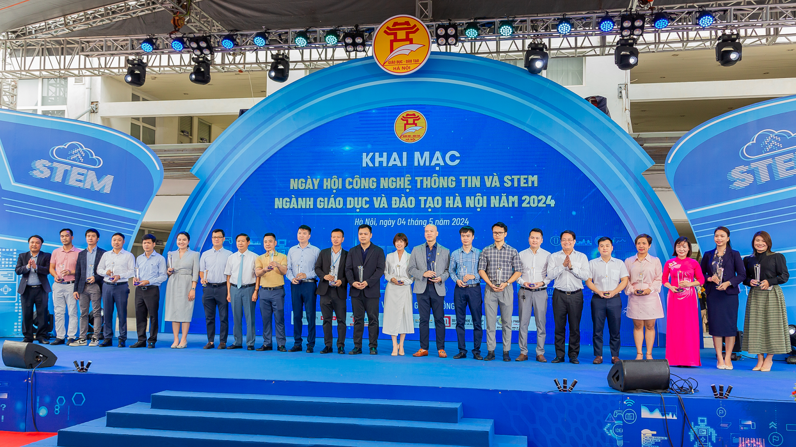 silicom-tham-du-ngay-hoi-cntt-va-stem-nganh-giao-duc-va-dao-tao-ha-noi-nam-2024